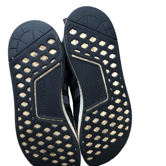 2019 Adidas NMD R1 Black Shock Pink Size 12 - Picture 4 of 16